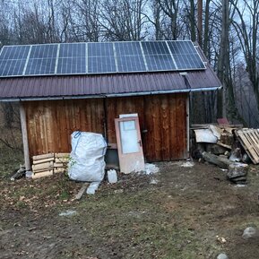 Ostrovná fotovoltika na chatu s batériou (off grid)