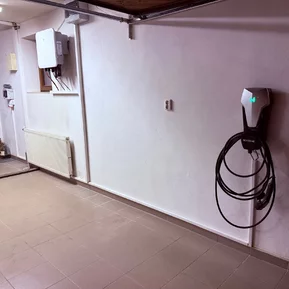 Wallbox GW11K-HCA-G2 3-fázová EV nabíjačka + Goodwe G2 menic